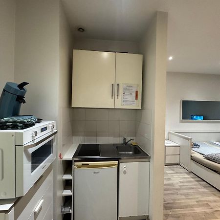 Appartement Proche Centre Ville, Gare Et Autoroute Melun Exterior foto